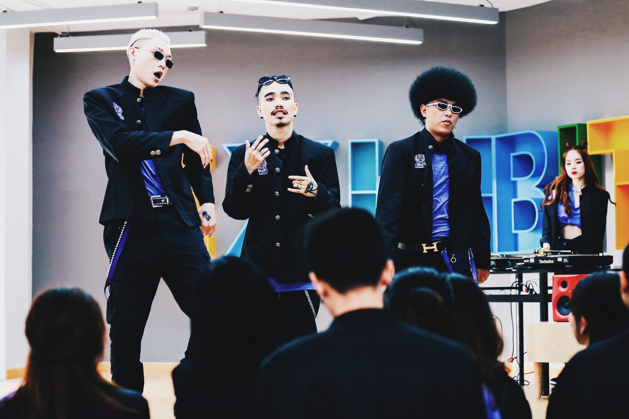 Trường Học Bá Vương hé lộ tạo hình cá tính của dàn diễn viên, hứa hẹn khuấy đảo mùa hè 2018